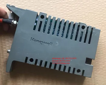За предния край на модула Honeywell 51402573-250 HPM UCN се използва 1 бр.